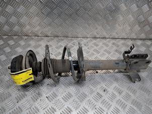 Gebruikte Mac Phersonpoot links-voor Dacia Sandero II 0.9 TCE 12V Prijs € 75,00 Margeregeling aangeboden door de Nollen autorecycling