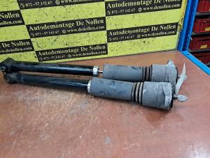 Gebruikte Schokbreker set Volkswagen Passat Variant (3B5) 1.8 T 20V Prijs € 60,00 Margeregeling aangeboden door de Nollen autorecycling