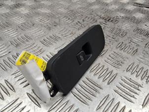 Gebruikte Ruit schakelaar elektrisch Volvo S40 (MS) 1.8 16V Prijs € 20,00 Margeregeling aangeboden door de Nollen autorecycling