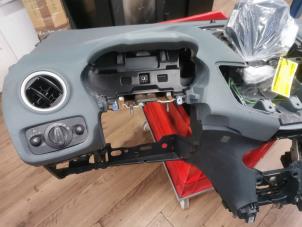 Gebruikte Airbag set + dashboard Ford Fiesta 6 (JA8) 1.25 16V Prijs € 499,99 Margeregeling aangeboden door de Nollen autorecycling