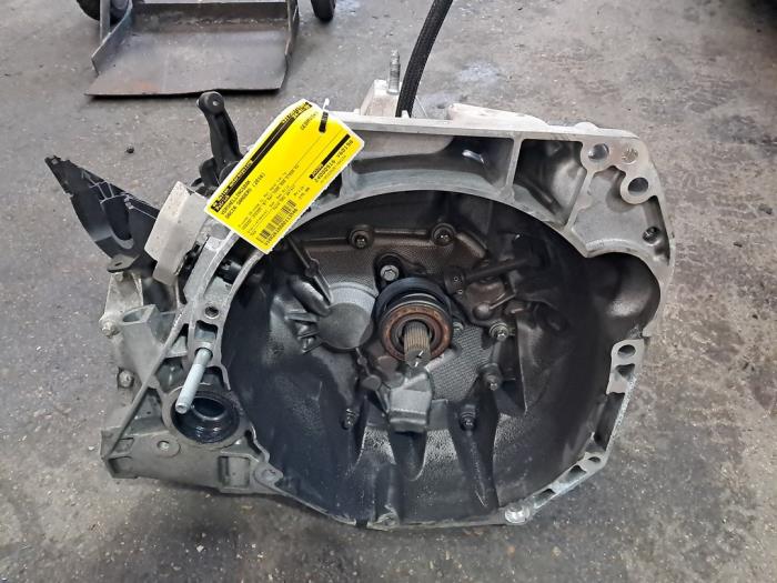 Gebruikte Versnellingsbak Dacia Sandero II 0.9 TCE 12V Prijs € 375,00 Margeregeling aangeboden door autodemontage denollen