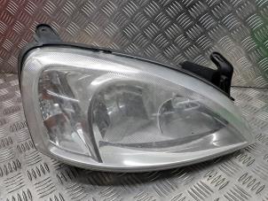Gebruikte Rechter Koplamp Opel Combo (Corsa C) 1.3 CDTI 16V Prijs € 30,00 Margeregeling aangeboden door de Nollen autorecycling