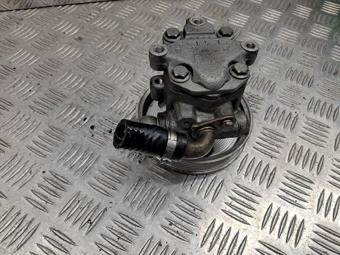 Gebruikte Servopomp Audi A4 (B6) 2.0 20V Prijs € 40,00 Margeregeling aangeboden door autodemontage denollen