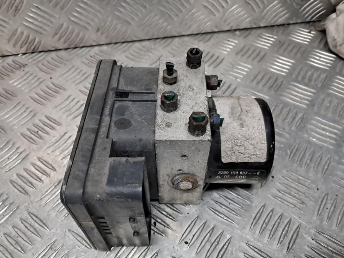 Gebruikte ABS Pomp Renault Vel Satis (BJ) 3.5 V6 24V Autom. Prijs € 47,00 Margeregeling aangeboden door autodemontage denollen
