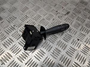 Gebruikte Pinker Schakelaar Renault Laguna II (BG) 1.8 16V Prijs € 29,95 Margeregeling aangeboden door de Nollen autorecycling