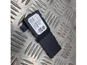 Gebruikte Keyless entry antenne Opel Adam 1.0 Ecotec 12V SIDI Turbo Prijs € 24,95 Margeregeling aangeboden door de Nollen autorecycling