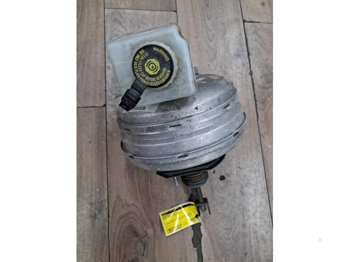 Gebruikte Rembekrachtiger BMW 7 serie (F01/02/03/04) 740d 24V Prijs € 59,95 Margeregeling aangeboden door autodemontage denollen