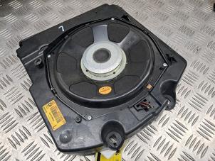 Gebruikte Subwoofer BMW 7 serie (F01/02/03/04) 740d 24V Prijs € 49,95 Margeregeling aangeboden door de Nollen autorecycling