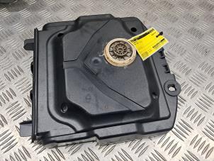 Gebruikte Subwoofer BMW 7 serie (F01/02/03/04) 740d 24V Prijs € 49,95 Margeregeling aangeboden door de Nollen autorecycling