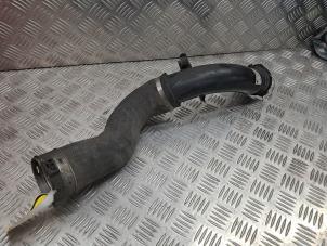 Gebruikte Intercooler Buis BMW 1 serie (F20) 116i 1.6 16V Prijs € 24,95 Margeregeling aangeboden door de Nollen autorecycling