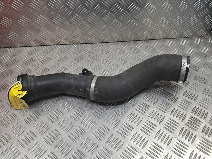 Gebruikte Intercooler Buis BMW 1 serie (F20) 116i 1.6 16V Prijs € 30,00 Margeregeling aangeboden door autodemontage denollen