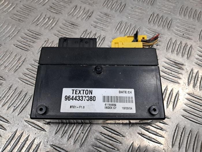 Gebruikte Computer cabriokap Peugeot 206 CC (2D) 1.6 16V Prijs € 800,00 Margeregeling aangeboden door autodemontage denollen