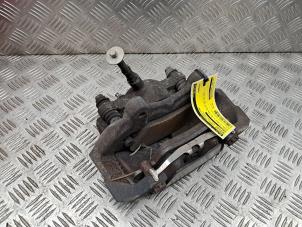 Gebruikte Remklauw (Tang) rechts-voor Mercedes SLK (R172) 3.5 350 V6 24V BlueEFFICIENCY Prijs € 120,94 Inclusief btw aangeboden door de Nollen autorecycling