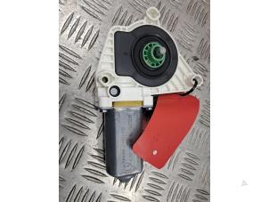 Gebruikte Motor electrisch raam Mercedes SLK (R172) 3.5 350 V6 24V BlueEFFICIENCY Prijs € 21,18 Inclusief btw aangeboden door de Nollen autorecycling