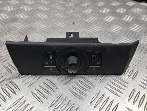 Gebruikte Licht Schakelaar BMW 5 serie Touring (E61) 523i 24V Prijs € 30,00 Margeregeling aangeboden door de Nollen autorecycling