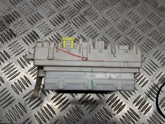 Computer Body Control van een Mitsubishi Space Star (A0) 1.0 12V 2015