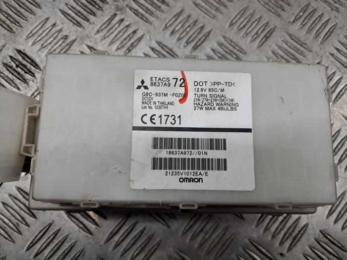 Computer Body Control van een Mitsubishi Space Star (A0) 1.0 12V 2015