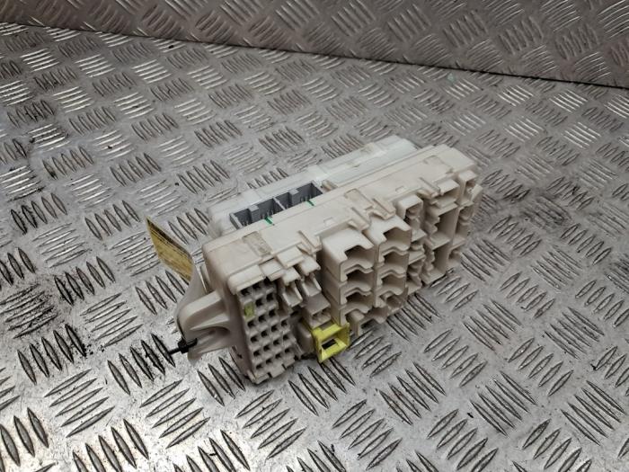 Computer Body Control van een Mitsubishi Space Star (A0) 1.0 12V 2015