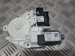 Gebruikte Motor electrisch raam Jeep Compass II (MP) 1.4 Multi Air2 16V Prijs € 60,50 Inclusief btw aangeboden door de Nollen autorecycling