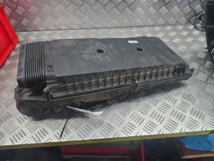 Gebruikte Luchtfilterhuis Mercedes SLK (R172) 3.5 350 V6 24V BlueEFFICIENCY Prijs op aanvraag aangeboden door de Nollen autorecycling