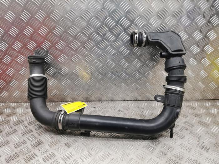Gebruikte Intercooler Buis Ford Focus 3 Prijs € 48,00 Margeregeling aangeboden door autodemontage denollen