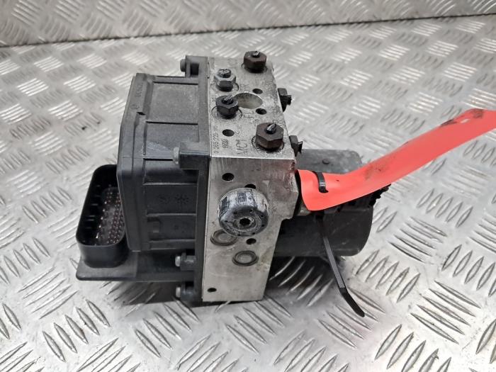 Gebruikte ABS Pomp Alfa Romeo 166 3.0 V6 24V Prijs € 114,00 Margeregeling aangeboden door autodemontage denollen
