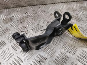 Gebruikte Schuifdeur Rail rechts Ford Transit Courier 1.5 EcoBlue Prijs € 40,00 Margeregeling aangeboden door de Nollen autorecycling