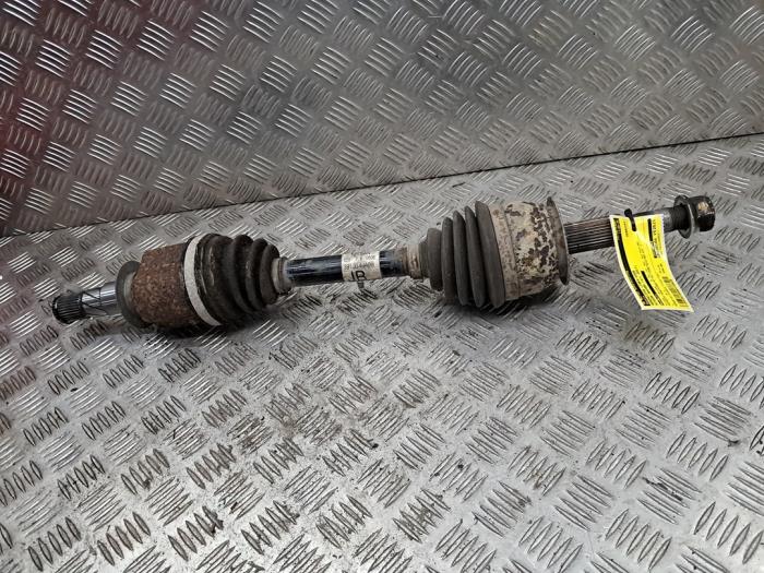Gebruikte Steekas links-voor Nissan NP 300 Navara (D23) 2.3 dCi twinturbo 16V Prijs € 249,95 Margeregeling aangeboden door autodemontage denollen