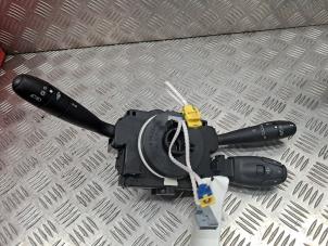 Gebruikte Licht + Raw Schakelaar Peugeot 307 (3A/C/D) 2.0 HDi 90 Prijs € 75,00 Margeregeling aangeboden door de Nollen autorecycling