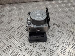 Gebruikte ABS Pomp Ford Transit Courier 1.5 EcoBlue Prijs € 200,00 Margeregeling aangeboden door de Nollen autorecycling