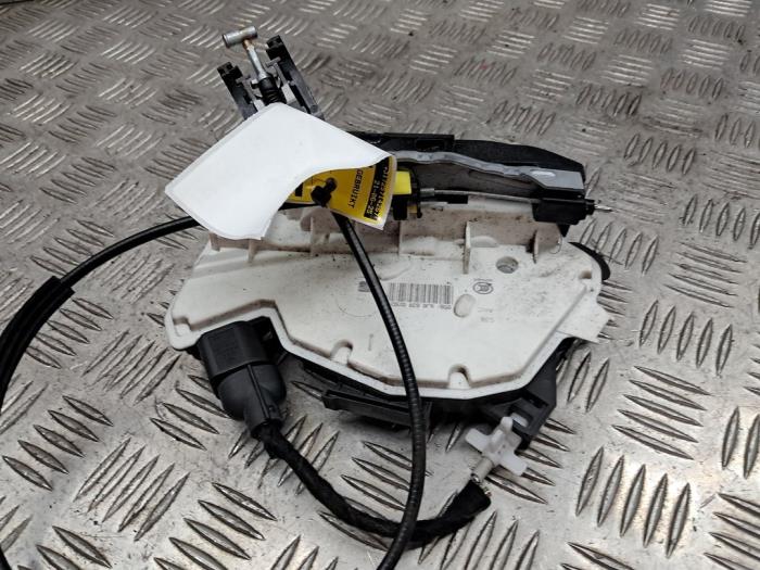 Stellmotor Türschlos Hinten Links 8K0839015 DLM0059