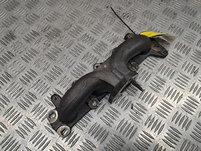 Uitlaatspruitstuk van een Ford Kuga II (DM2) 1.5 EcoBoost 16V 120 2018