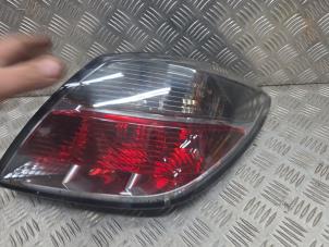 Gebruikte Achterlicht rechts Opel Astra H GTC (L08) 1.6 16V Twinport Prijs € 39,95 Margeregeling aangeboden door de Nollen autorecycling