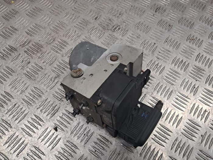 Gebruikte ABS Pomp Audi A6 (C5) 2.4 V6 30V Prijs € 48,00 Margeregeling aangeboden door autodemontage denollen