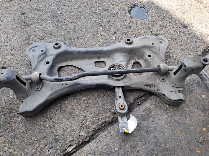 Gebruikte Subframe Volkswagen Golf VII (AUA) 1.6 TDI 16V Prijs op aanvraag aangeboden door autodemontage denollen