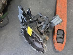 Gebruikte Versnellingsbak BMW Mini One/Cooper (R50) 1.6 16V One Prijs € 350,00 Margeregeling aangeboden door de Nollen autorecycling