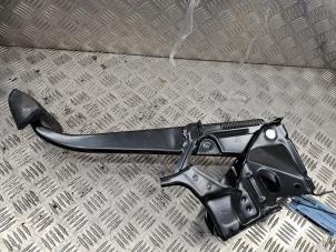 Gebruikte Rempedaal Mercedes Vito (447.6) 2.0 114 CDI 16V Prijs € 36,30 Inclusief btw aangeboden door de Nollen autorecycling