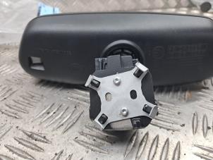 Gebruikte Binnenspiegel Peugeot 208 II (UB/UH/UP) 1.2 Vti 12V PureTech 100 Prijs op aanvraag aangeboden door de Nollen autorecycling