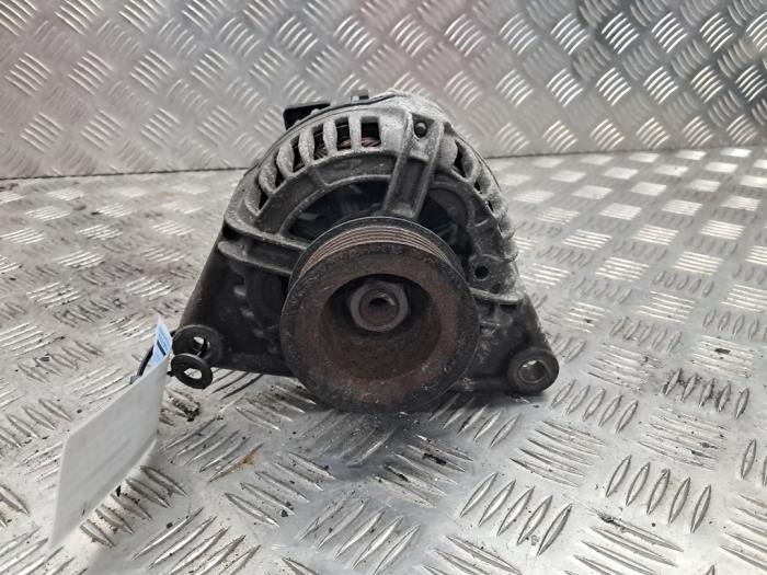 Gebruikte Dynamo Iveco New Daily III 40C13 Prijs € 50,00 Margeregeling aangeboden door autodemontage denollen