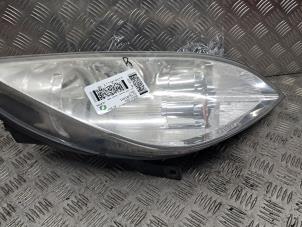 Gebruikte Koplamp rechts Mitsubishi Colt (Z2/Z3) 1.3 16V Prijs € 50,00 Margeregeling aangeboden door de Nollen autorecycling