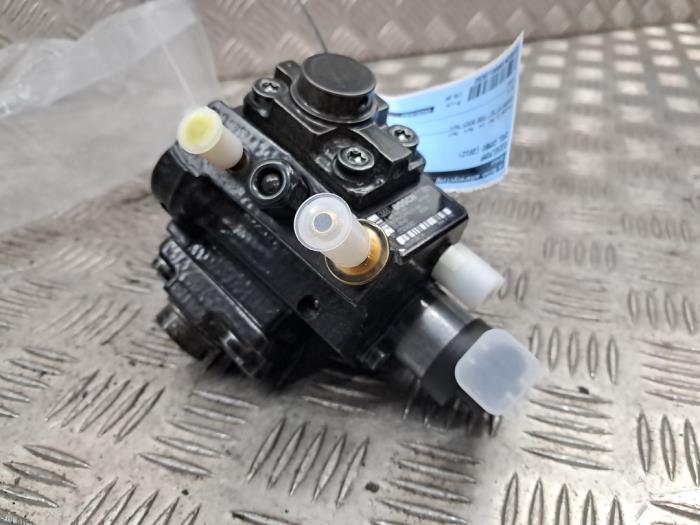 Gebruikte Dieselpomp Opel Combo Mk.III (D) 1.6 CDTI 16V Prijs € 205,70 Inclusief btw aangeboden door autodemontage denollen