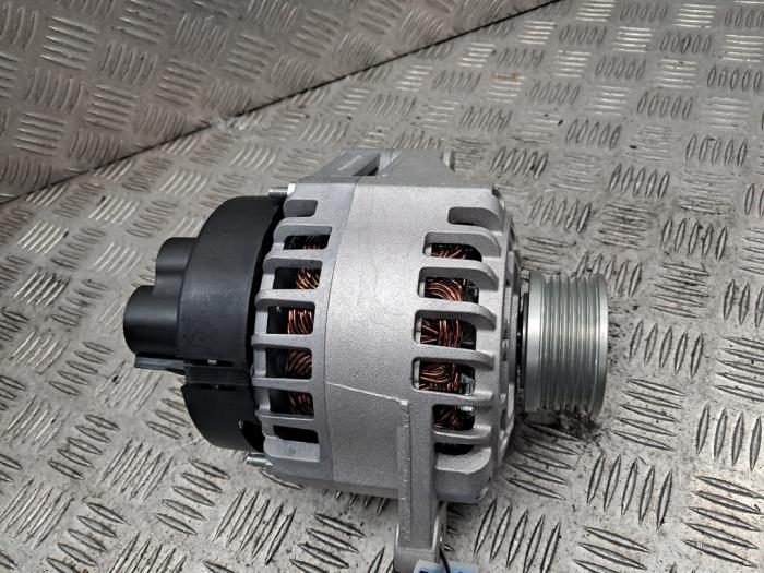 Gebruikte Dynamo Alfa Romeo 159 Sportwagon (939BX) 1.9 JTDm 16V Prijs € 60,00 Margeregeling aangeboden door autodemontage denollen