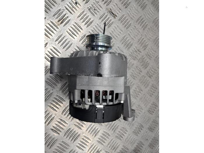 Gebruikte Dynamo Fiat Punto II (188) 1.2 16V Prijs € 40,00 Margeregeling aangeboden door autodemontage denollen