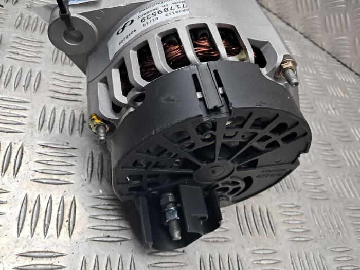 Dynamo van een Fiat Stilo (192A/B) 1.9 JTD 115 2006