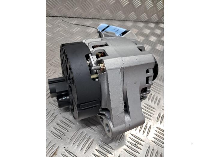 Dynamo van een Fiat Stilo (192A/B) 1.9 JTD 115 2006