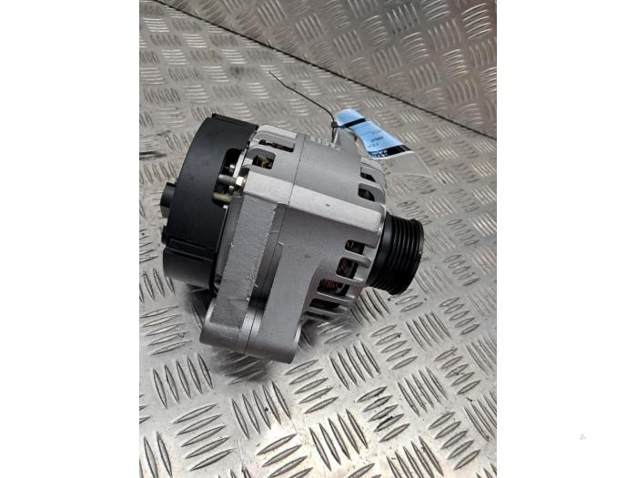 Dynamo van een Fiat Stilo (192A/B) 1.9 JTD 115 2006