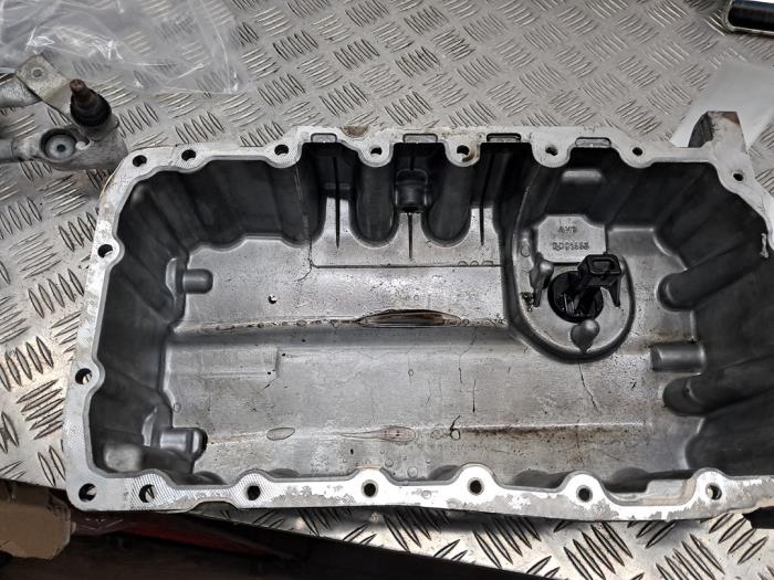 Gebruikte Carterpan Volkswagen Golf VI (5K1) 1.6 TDI 16V Prijs € 40,00 Margeregeling aangeboden door autodemontage denollen