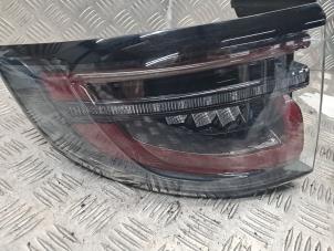 Gebruikte Achterlicht links Landrover Discovery Sport (LC) 2.0 P200 MHEV 16V AWD Prijs € 175,00 Margeregeling aangeboden door de Nollen autorecycling