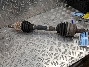 Gebruikte Aandrijfas links-voor Alfa Romeo Giulietta (940) 1.4 TB 16V MultiAir Prijs € 180,00 Margeregeling aangeboden door de Nollen autorecycling