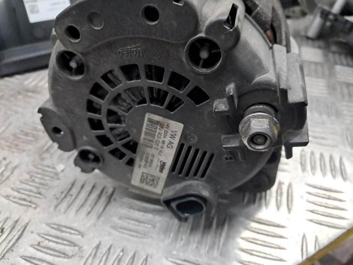 Alternator van een Volkswagen Touareg (7PA/PH) 3.0 TDI V6 24V BlueMotion Technology SCR 2018
